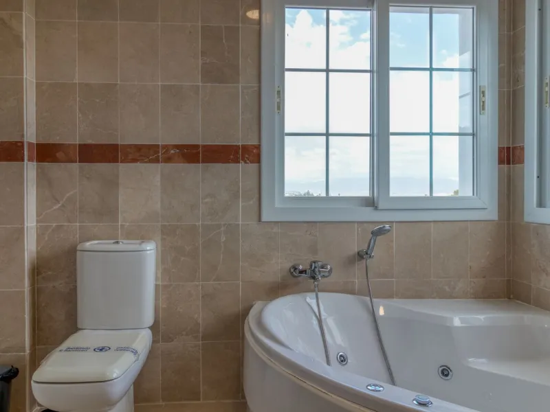 Very spacious home in the scenic Golf Resort near Malaga.