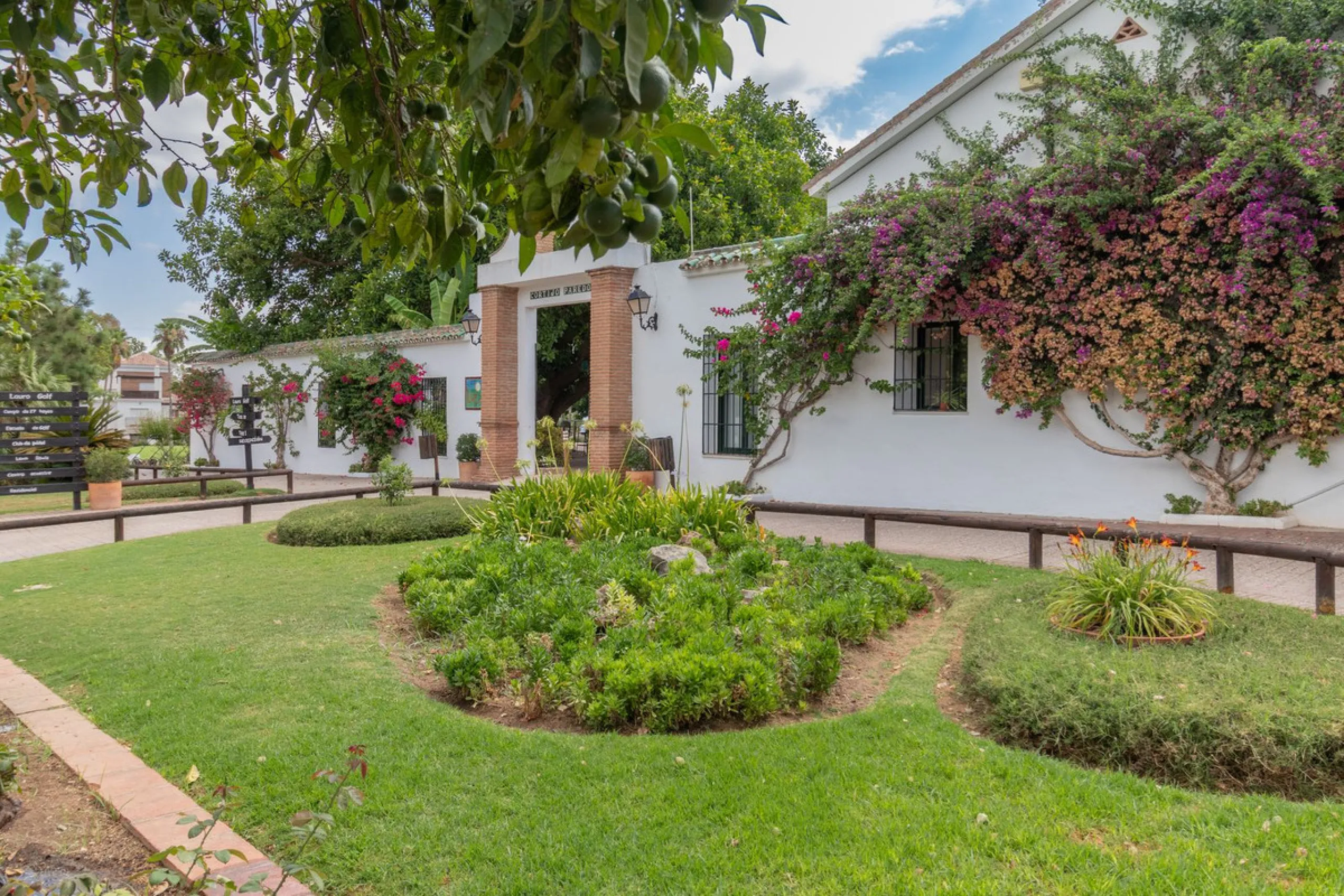 Very spacious home in the scenic Golf Resort near Malaga.