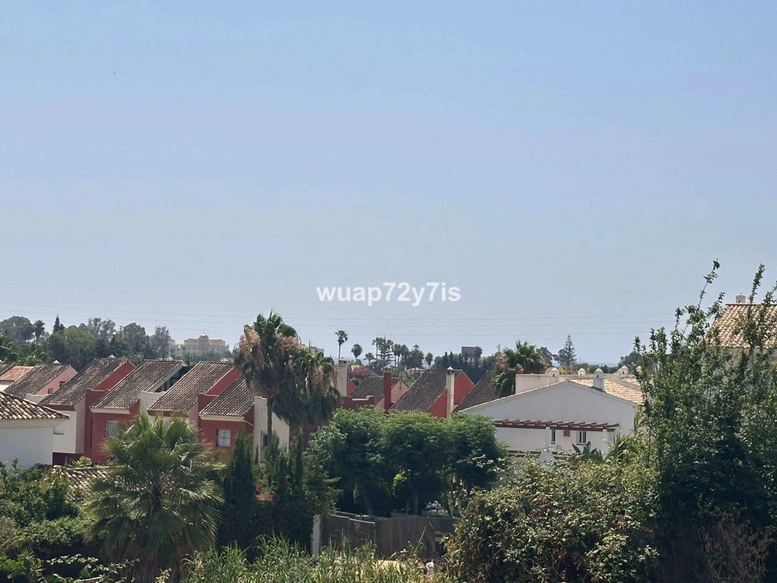 An extraordinary opportunity to acquire a spacious plot of land ideally located between Estepona and Marbella, offering stunning sea and mountain views. Just 5 minutes from the charming town of Estepona, 10–15 minutes from the iconic Puerto Banús, and 20 