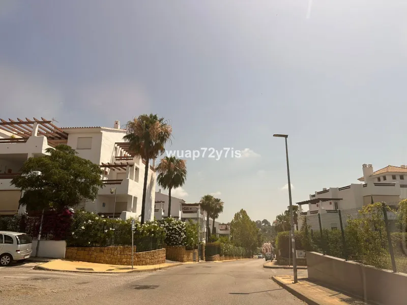 An extraordinary opportunity to acquire a spacious plot of land ideally located between Estepona and Marbella, offering stunning sea and mountain views. Just 5 minutes from the charming town of Estepona, 10–15 minutes from the iconic Puerto Banús, and 20 