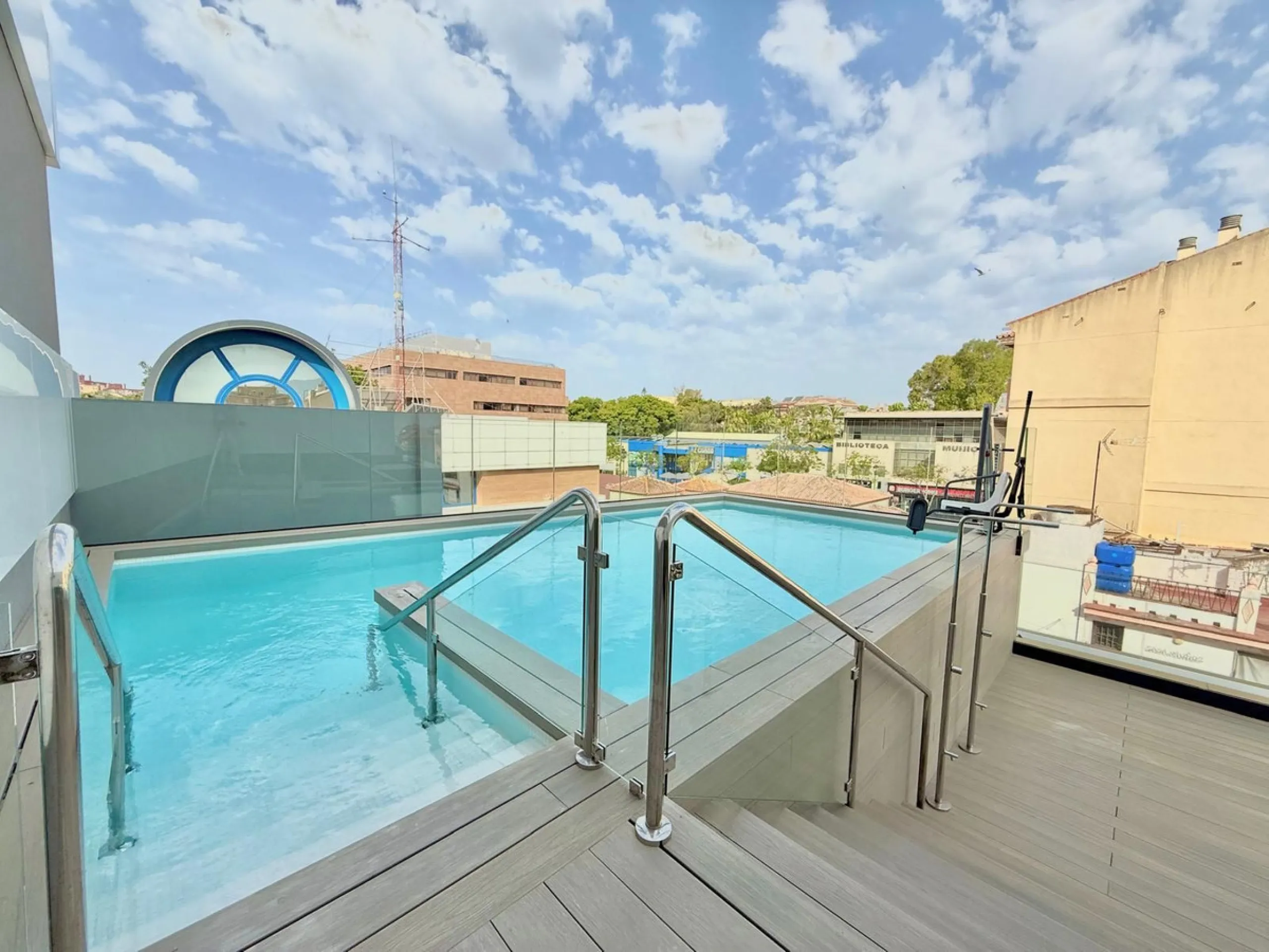Stunning Luxury Apartment in the Iconic Edificio España, Prime Location in the Heart of Fuengirola