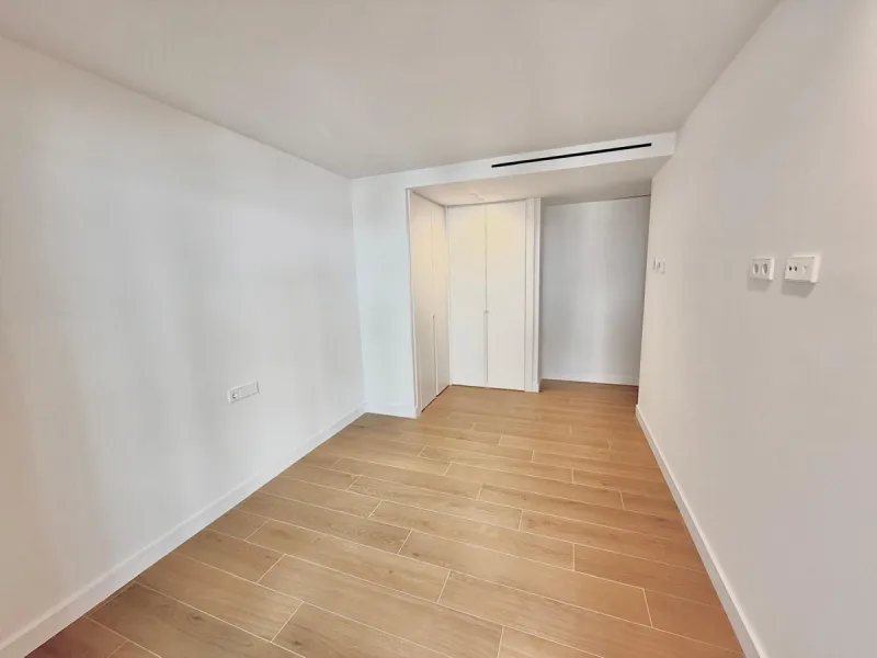 Stunning Luxury Apartment in the Iconic Edificio España, Prime Location in the Heart of Fuengirola