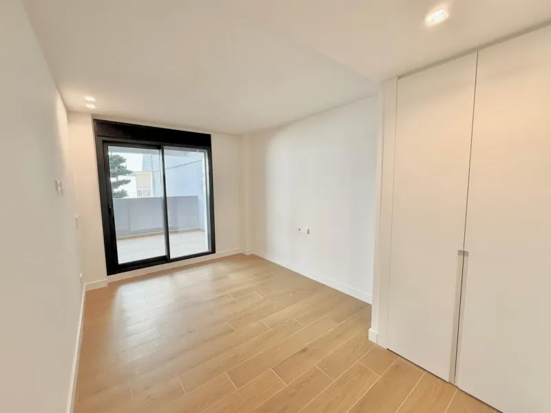 Stunning Luxury Apartment in the Iconic Edificio España, Prime Location in the Heart of Fuengirola