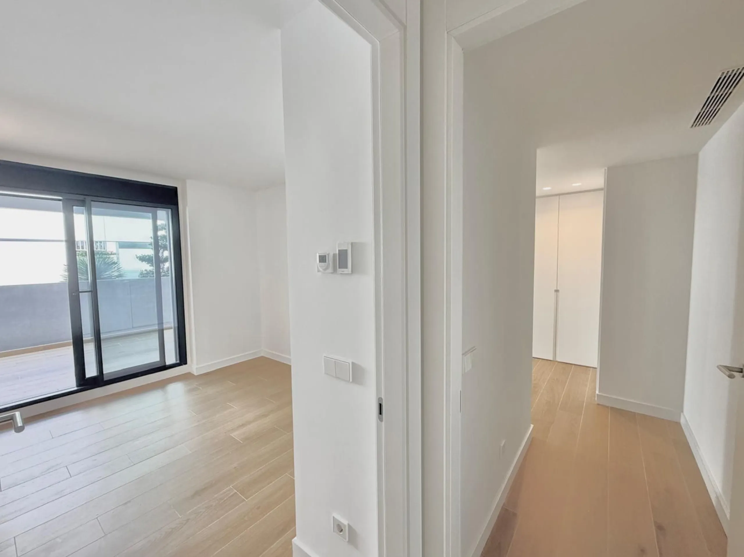 Stunning Luxury Apartment in the Iconic Edificio España, Prime Location in the Heart of Fuengirola