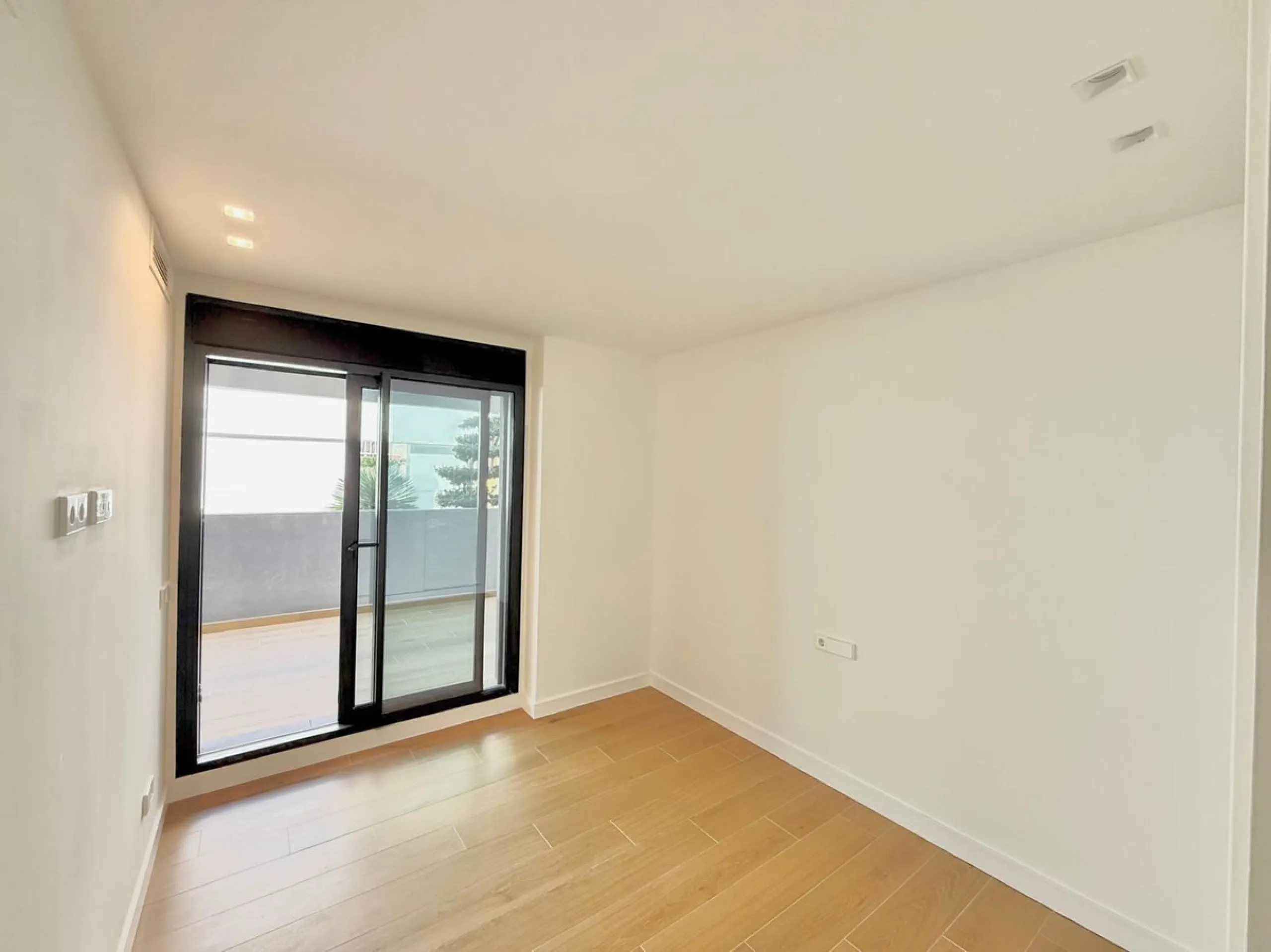 Stunning Luxury Apartment in the Iconic Edificio España, Prime Location in the Heart of Fuengirola