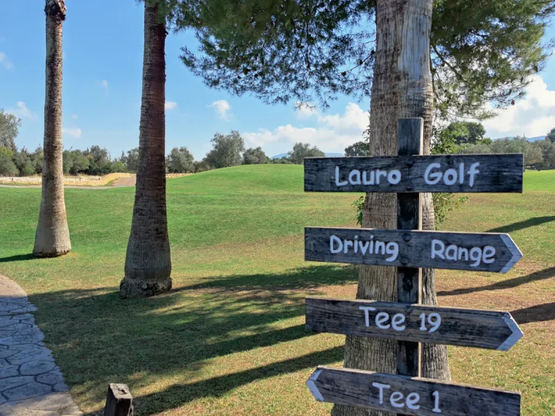 Wonderful house has just been put up for sale in the scenic Golf Resort near Malaga.