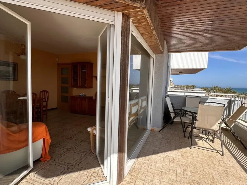 Frontline sea view apartment in Segur de Calafell