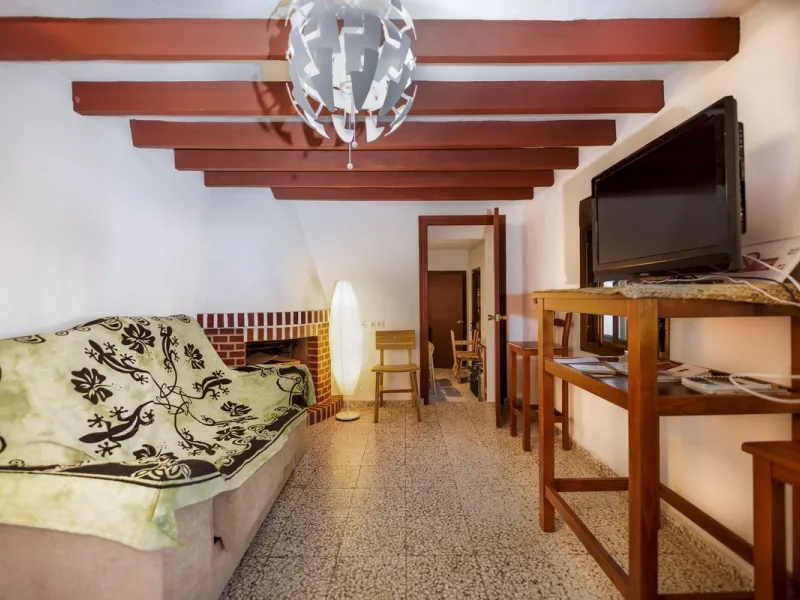 For sale: a characterful and authentic Spanish finca just 15 minutes from the lively village of Pizarra, right in the heart of Andalusia. This unique property boasts an impressive 63,766 m² of private land and features two fully independent homes — ideal 