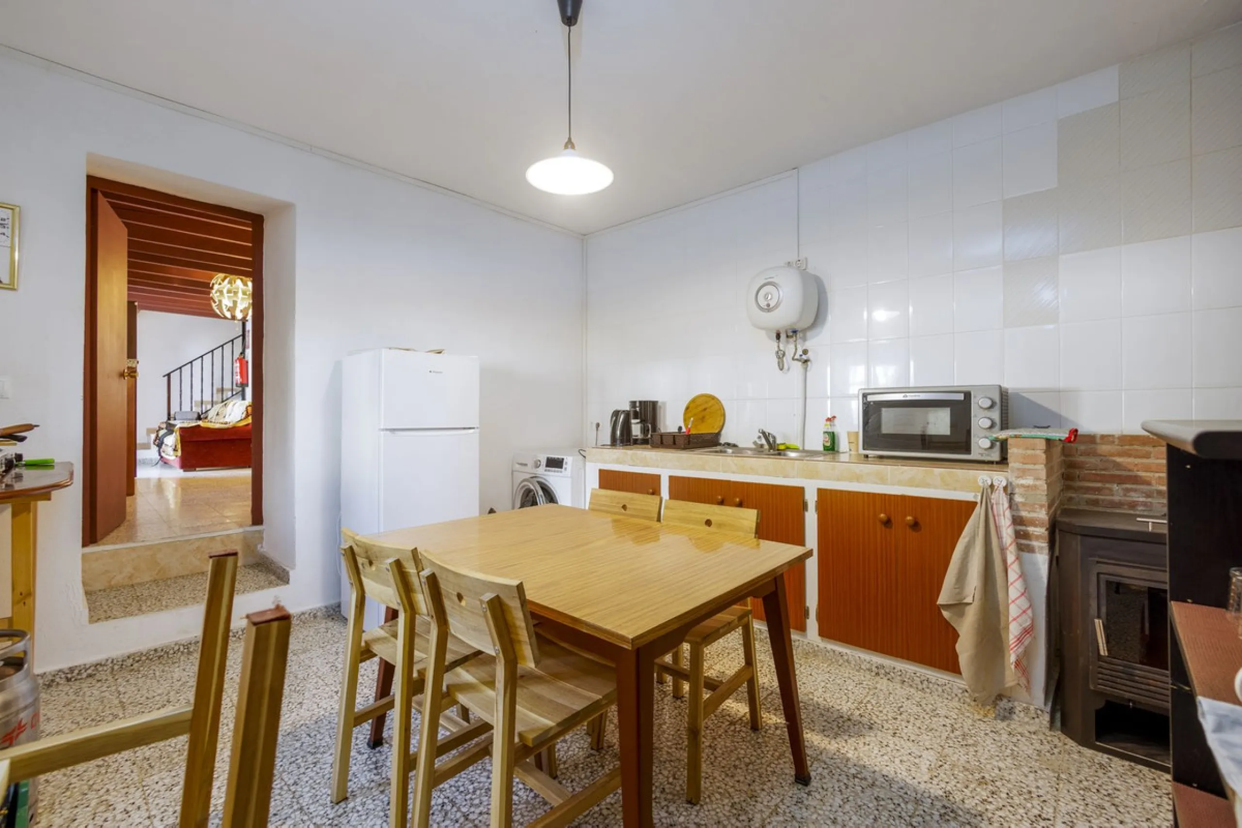 For sale: a characterful and authentic Spanish finca just 15 minutes from the lively village of Pizarra, right in the heart of Andalusia. This unique property boasts an impressive 63,766 m² of private land and features two fully independent homes — ideal 