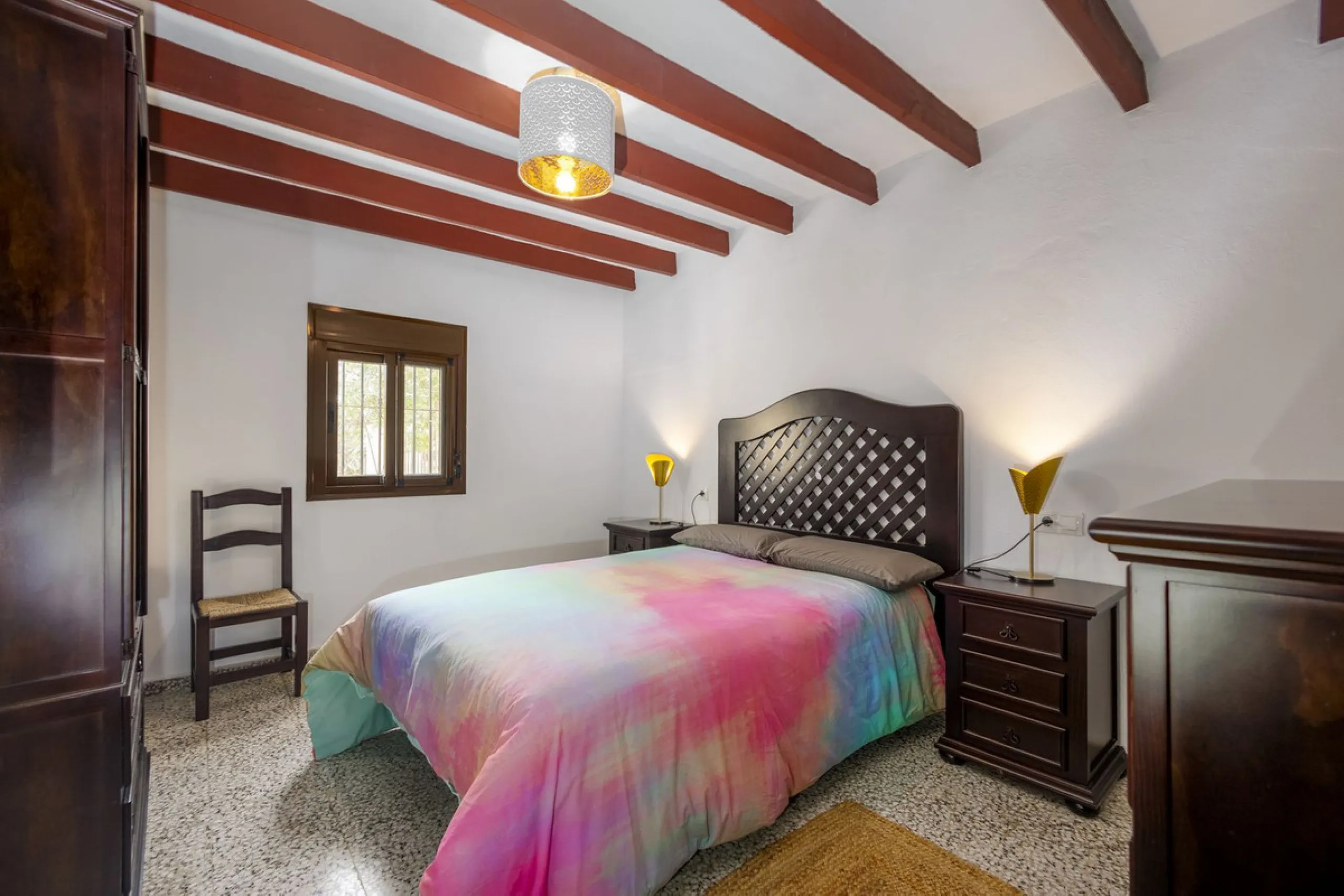 For sale: a characterful and authentic Spanish finca just 15 minutes from the lively village of Pizarra, right in the heart of Andalusia. This unique property boasts an impressive 63,766 m² of private land and features two fully independent homes — ideal 
