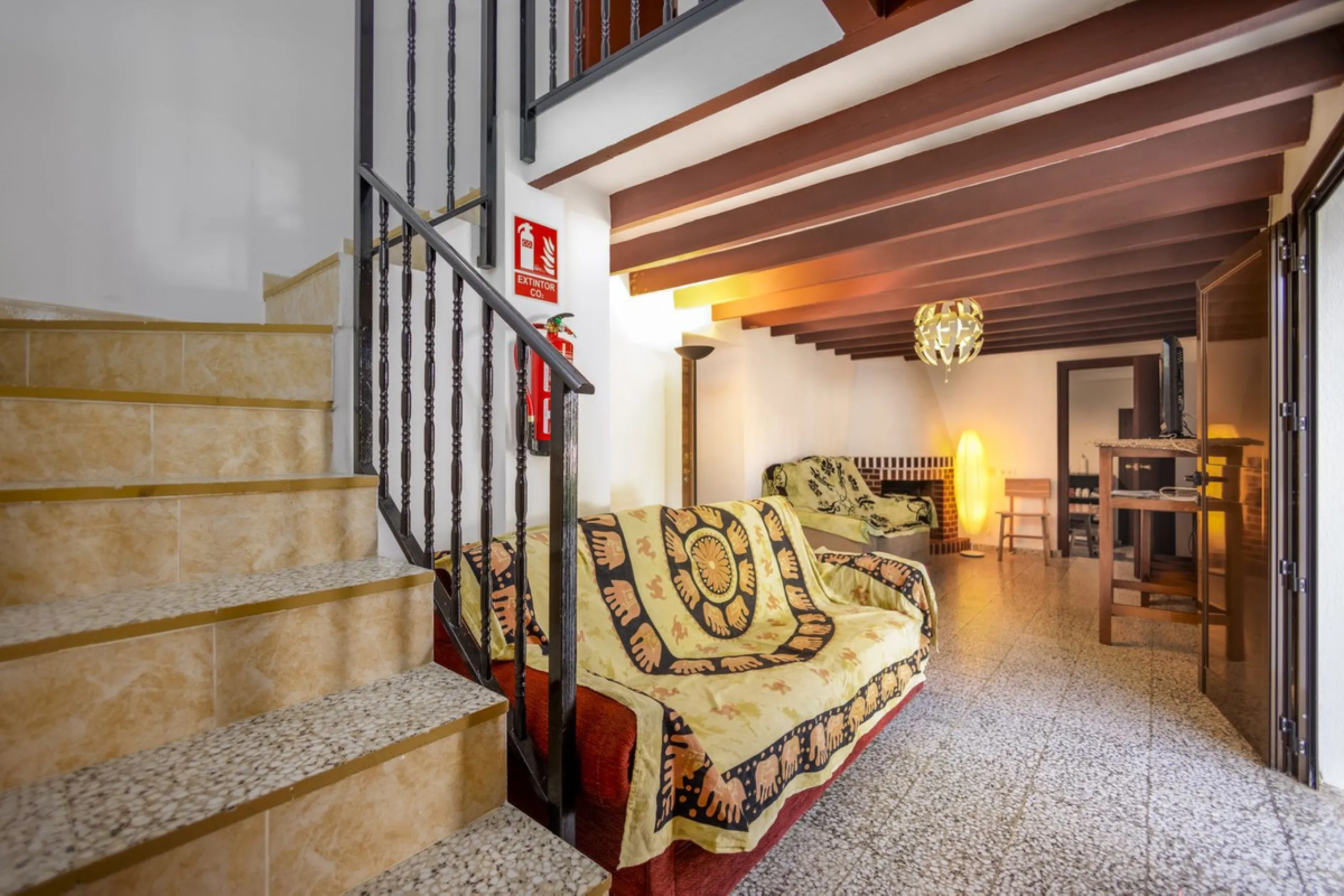 For sale: a characterful and authentic Spanish finca just 15 minutes from the lively village of Pizarra, right in the heart of Andalusia. This unique property boasts an impressive 63,766 m² of private land and features two fully independent homes — ideal 