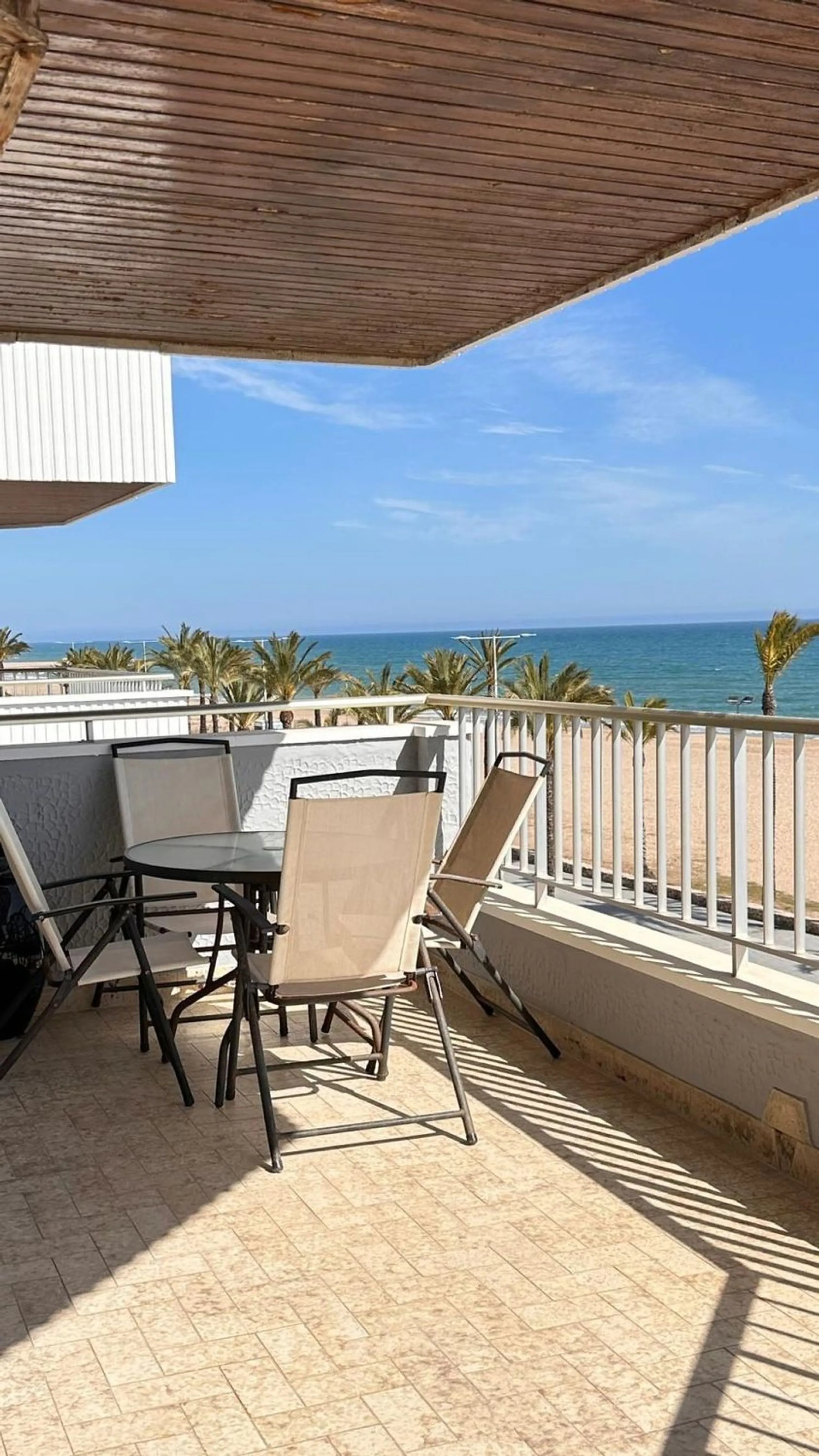 Frontline sea view apartment in Segur de Calafell