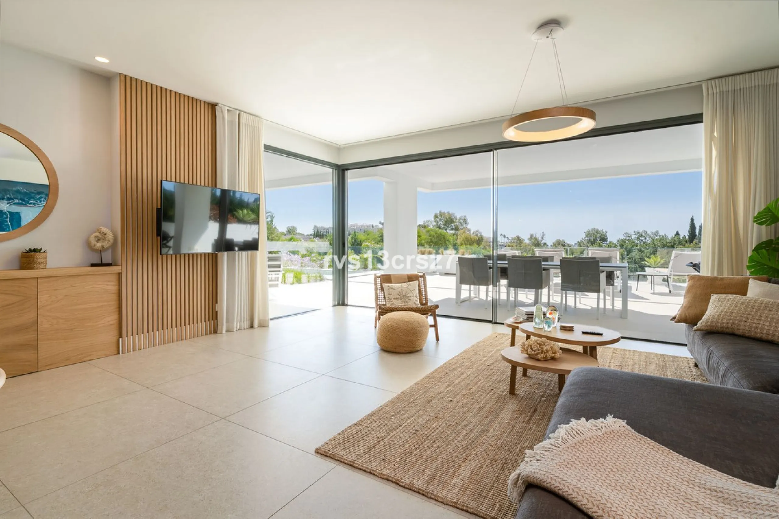 Apartment - Middle Floor Apartment в продаже в Benahavís, Málaga. В доме 2 спален и 2 ванных комнат. Площадь дома 112 м². Площадь участка 92 м²