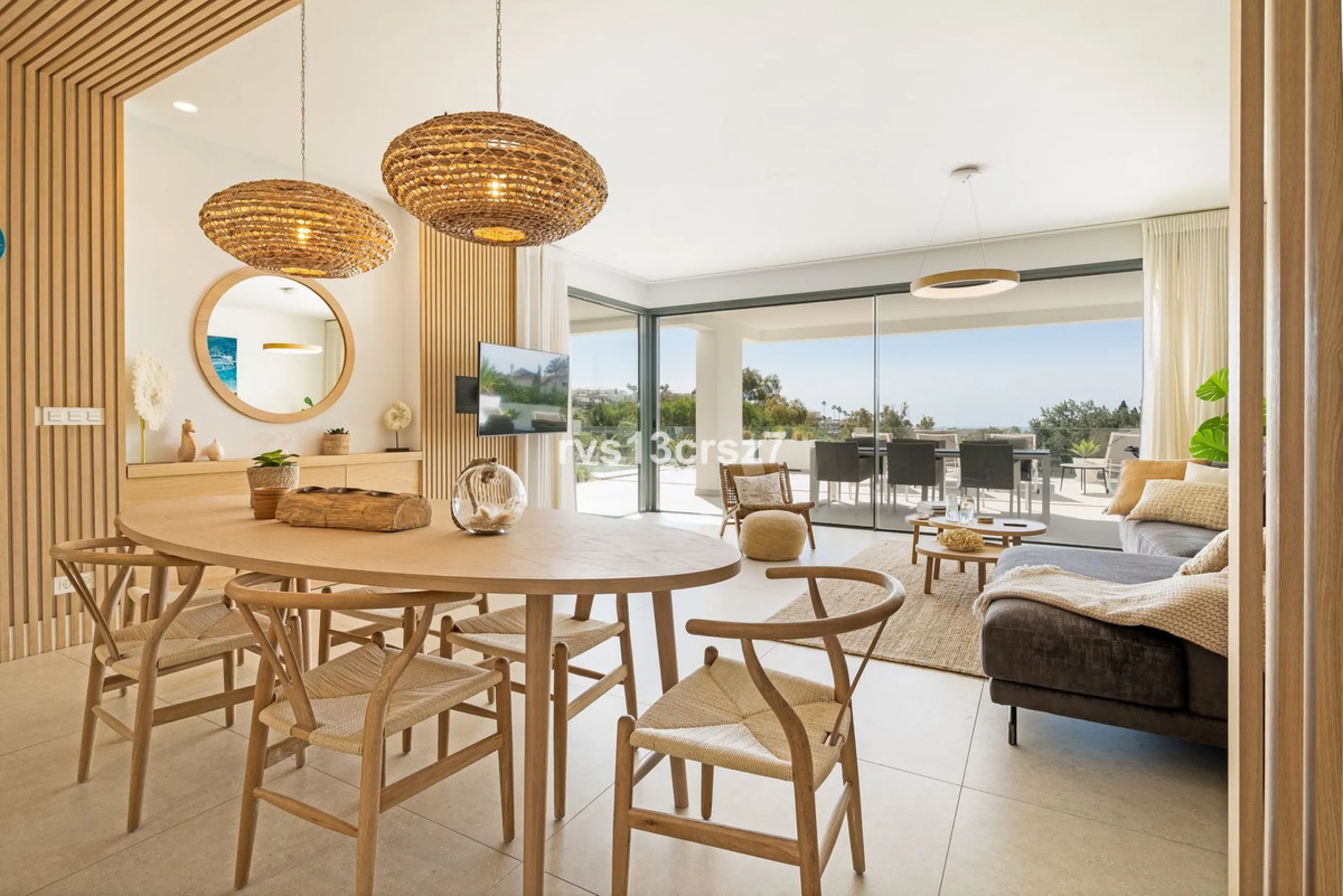 Apartment - Middle Floor Apartment в продаже в Benahavís, Málaga. В доме 2 спален и 2 ванных комнат. Площадь дома 112 м². Площадь участка 92 м²