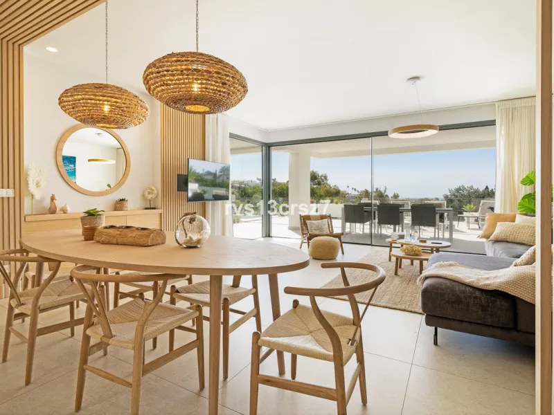 Apartment - Middle Floor Apartment в продаже в Benahavís, Málaga. В доме 2 спален и 2 ванных комнат. Площадь дома 112 м². Площадь участка 92 м²