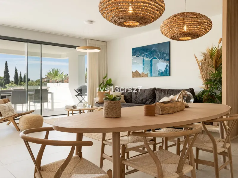 Apartment - Middle Floor Apartment в продаже в Benahavís, Málaga. В доме 2 спален и 2 ванных комнат. Площадь дома 112 м². Площадь участка 92 м²