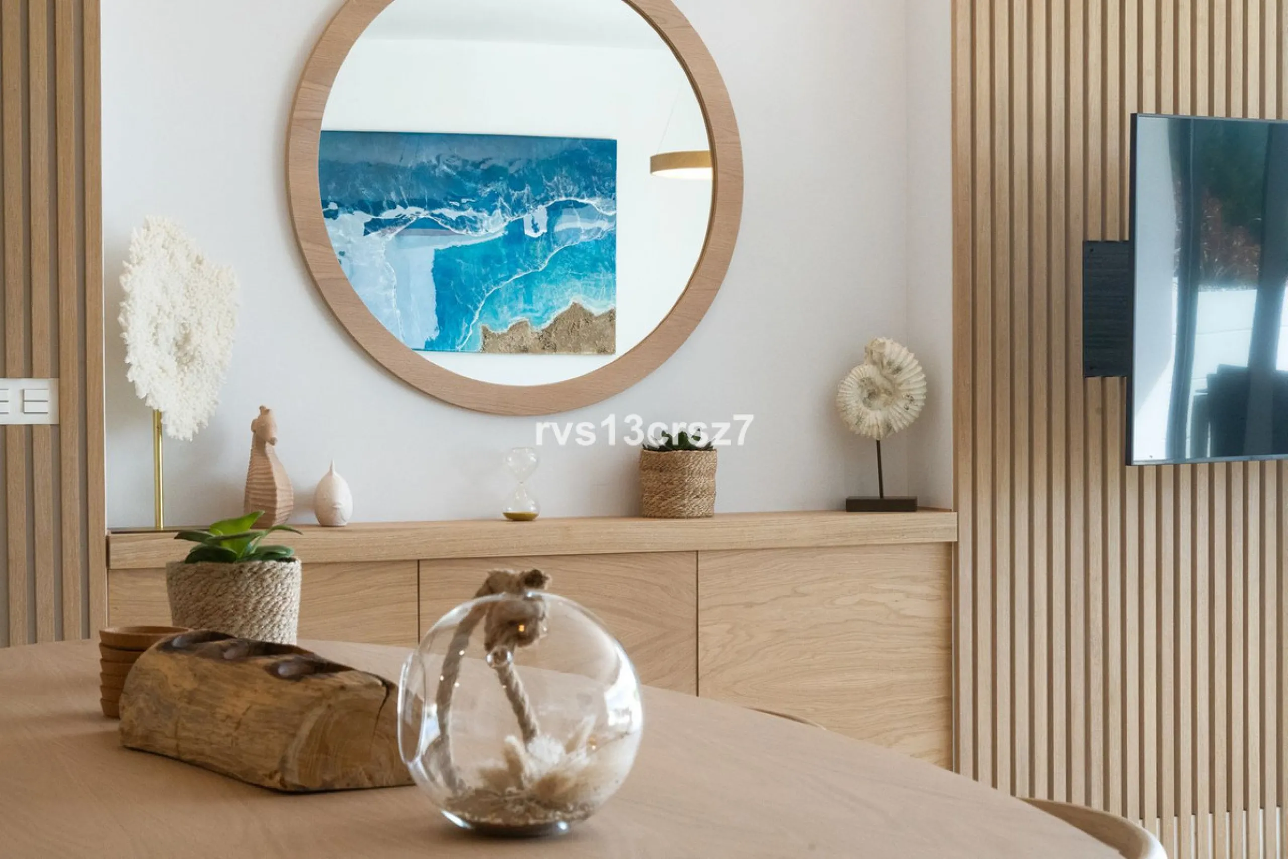 Apartment - Middle Floor Apartment в продаже в Benahavís, Málaga. В доме 2 спален и 2 ванных комнат. Площадь дома 112 м². Площадь участка 92 м²