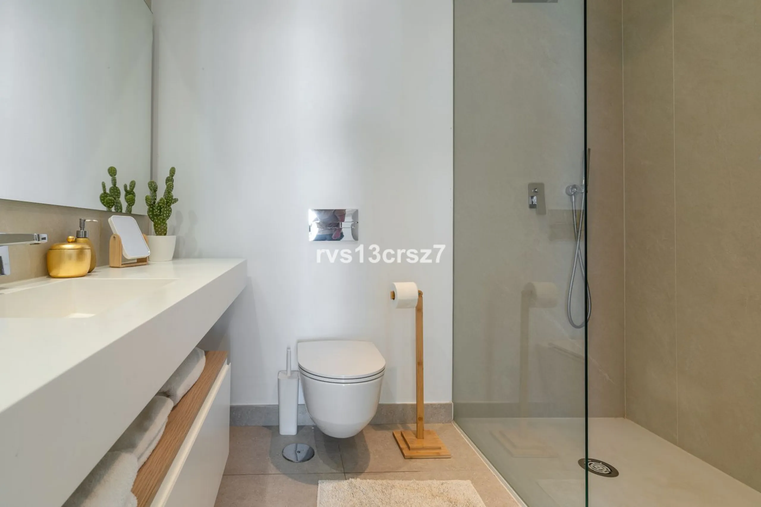Apartment - Middle Floor Apartment в продаже в Benahavís, Málaga. В доме 2 спален и 2 ванных комнат. Площадь дома 112 м². Площадь участка 92 м²