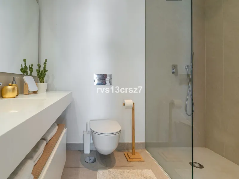 Apartment - Middle Floor Apartment в продаже в Benahavís, Málaga. В доме 2 спален и 2 ванных комнат. Площадь дома 112 м². Площадь участка 92 м²
