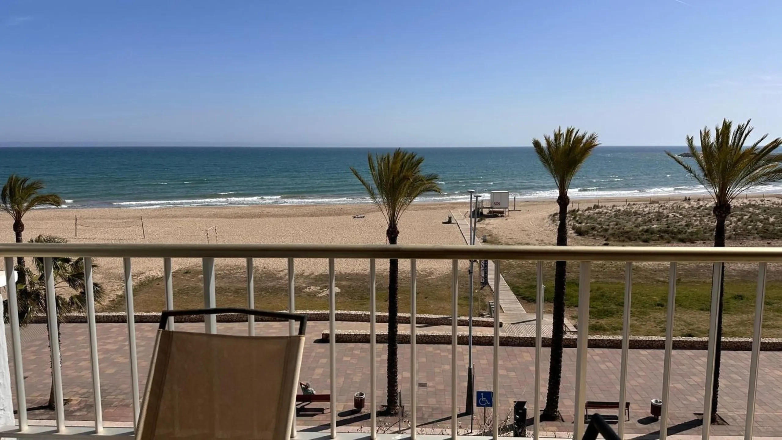 Frontline sea view apartment in Segur de Calafell