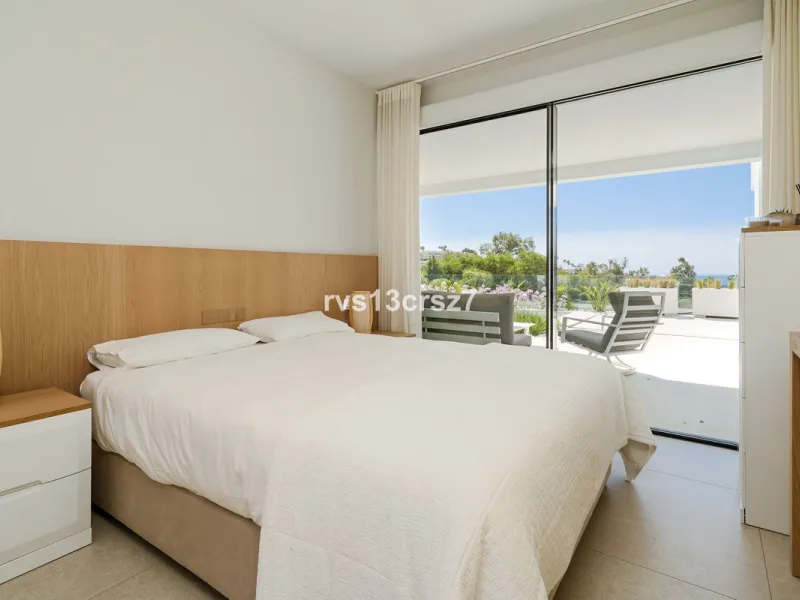 Apartment - Middle Floor Apartment в продаже в Benahavís, Málaga. В доме 2 спален и 2 ванных комнат. Площадь дома 112 м². Площадь участка 92 м²