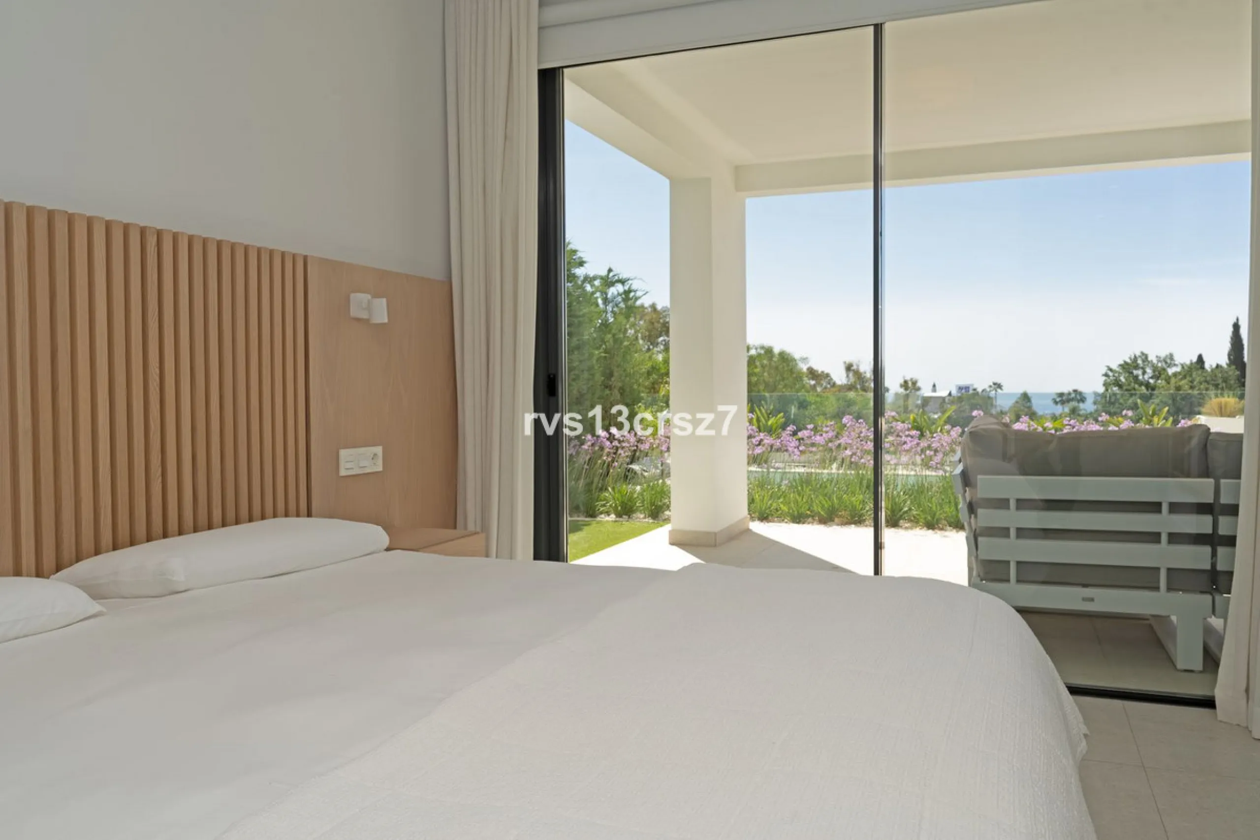 Apartment - Middle Floor Apartment в продаже в Benahavís, Málaga. В доме 2 спален и 2 ванных комнат. Площадь дома 112 м². Площадь участка 92 м²