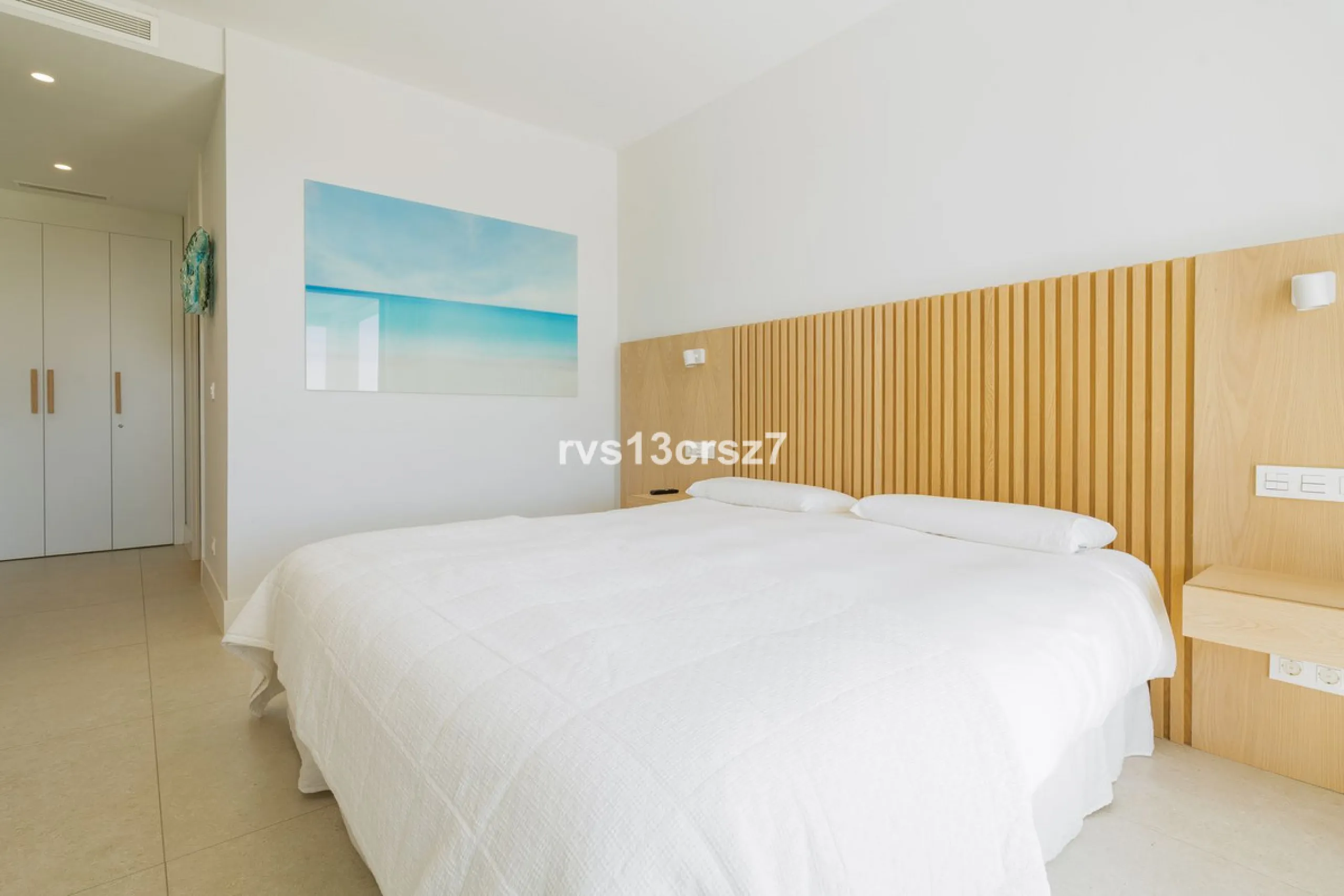 Apartment - Middle Floor Apartment в продаже в Benahavís, Málaga. В доме 2 спален и 2 ванных комнат. Площадь дома 112 м². Площадь участка 92 м²