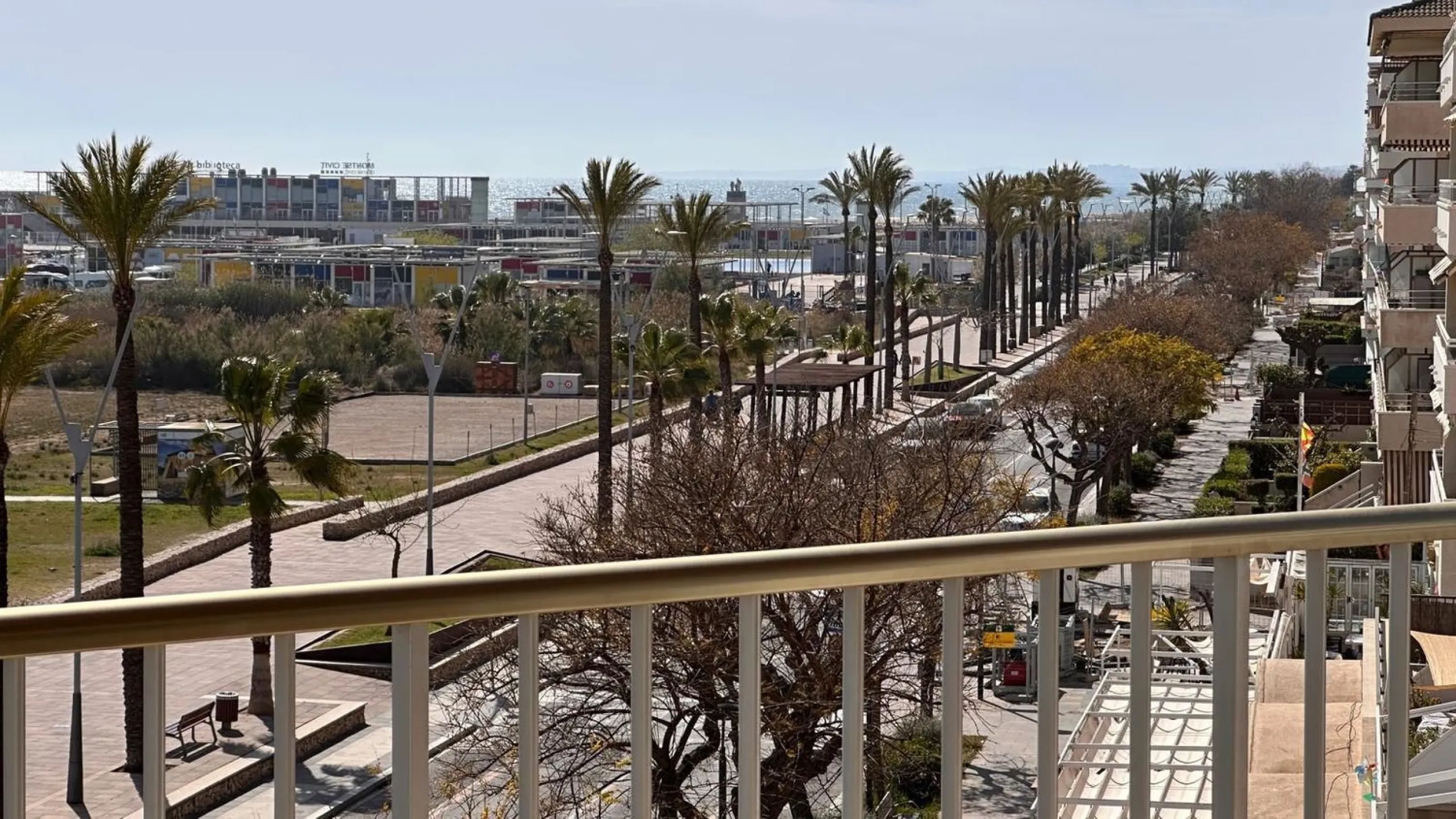 Frontline sea view apartment in Segur de Calafell