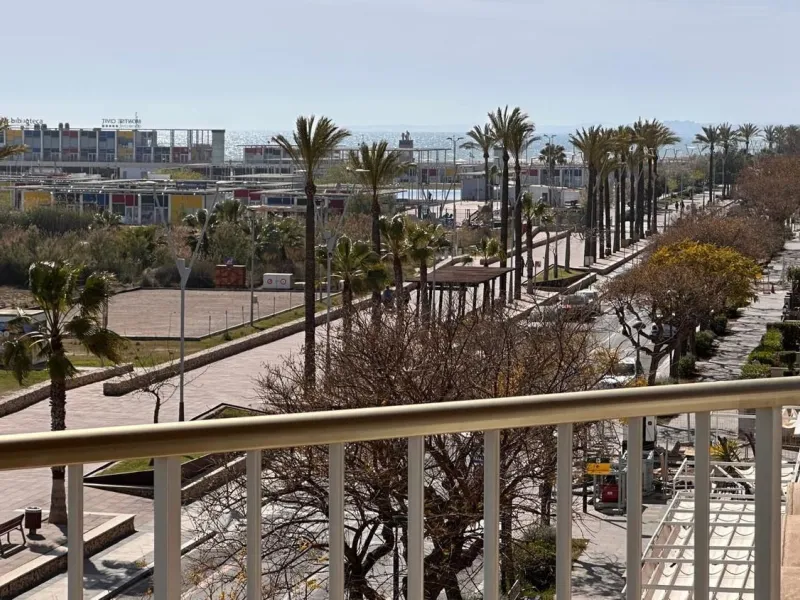 Frontline sea view apartment in Segur de Calafell