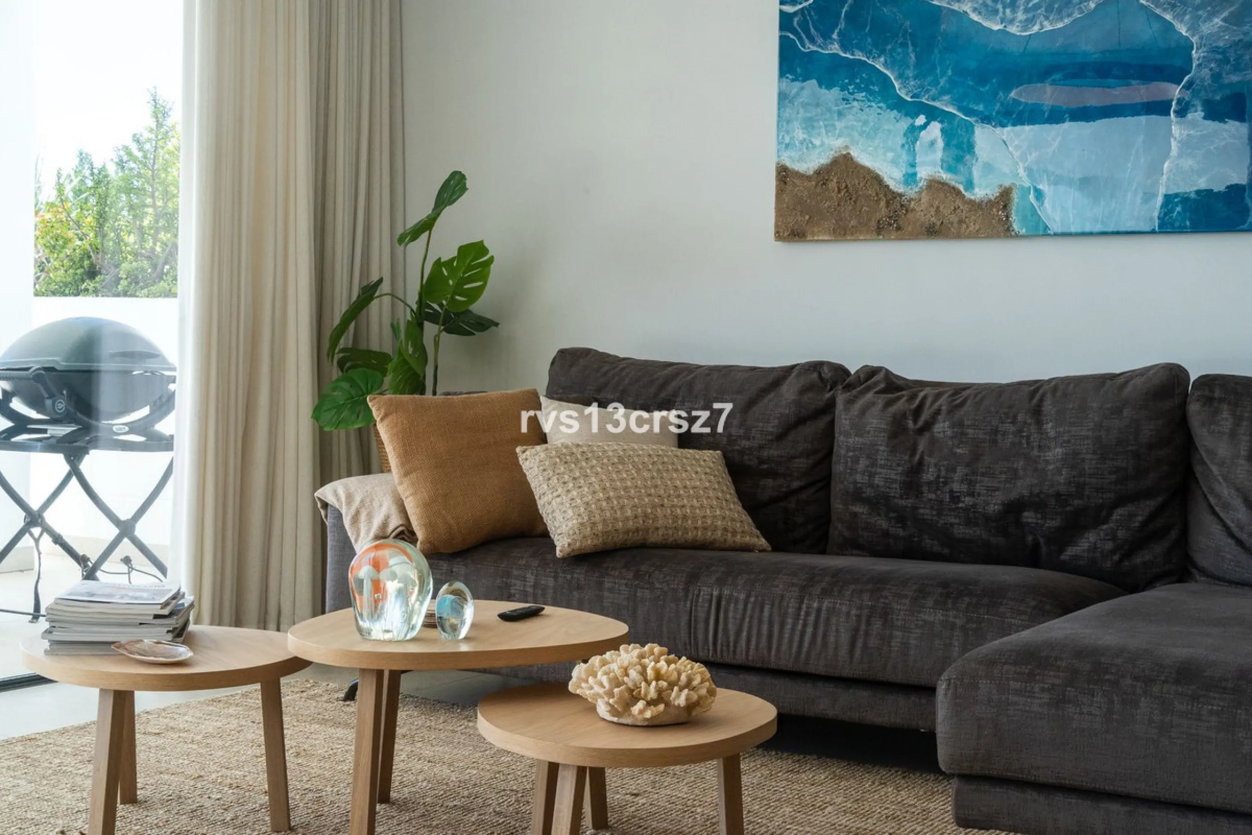 Apartment - Middle Floor Apartment в продаже в Benahavís, Málaga. В доме 2 спален и 2 ванных комнат. Площадь дома 112 м². Площадь участка 92 м²