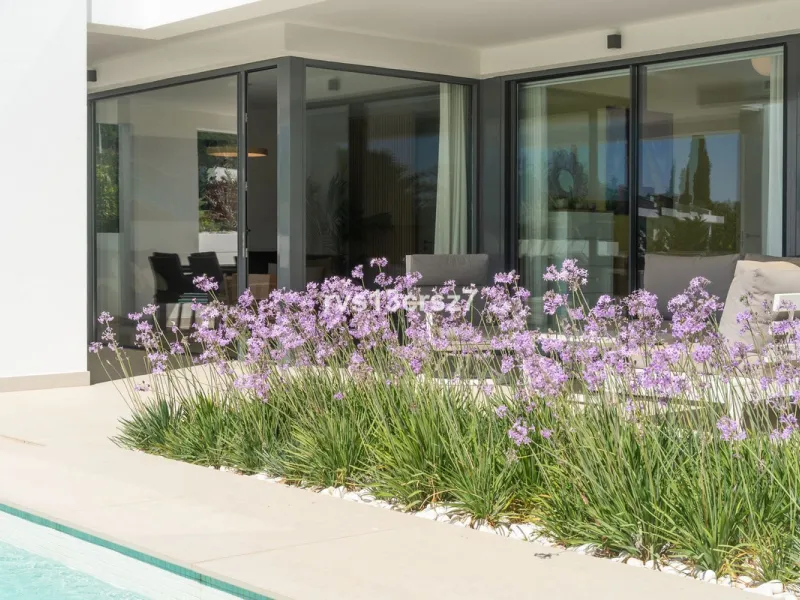 Apartment - Middle Floor Apartment в продаже в Benahavís, Málaga. В доме 2 спален и 2 ванных комнат. Площадь дома 112 м². Площадь участка 92 м²