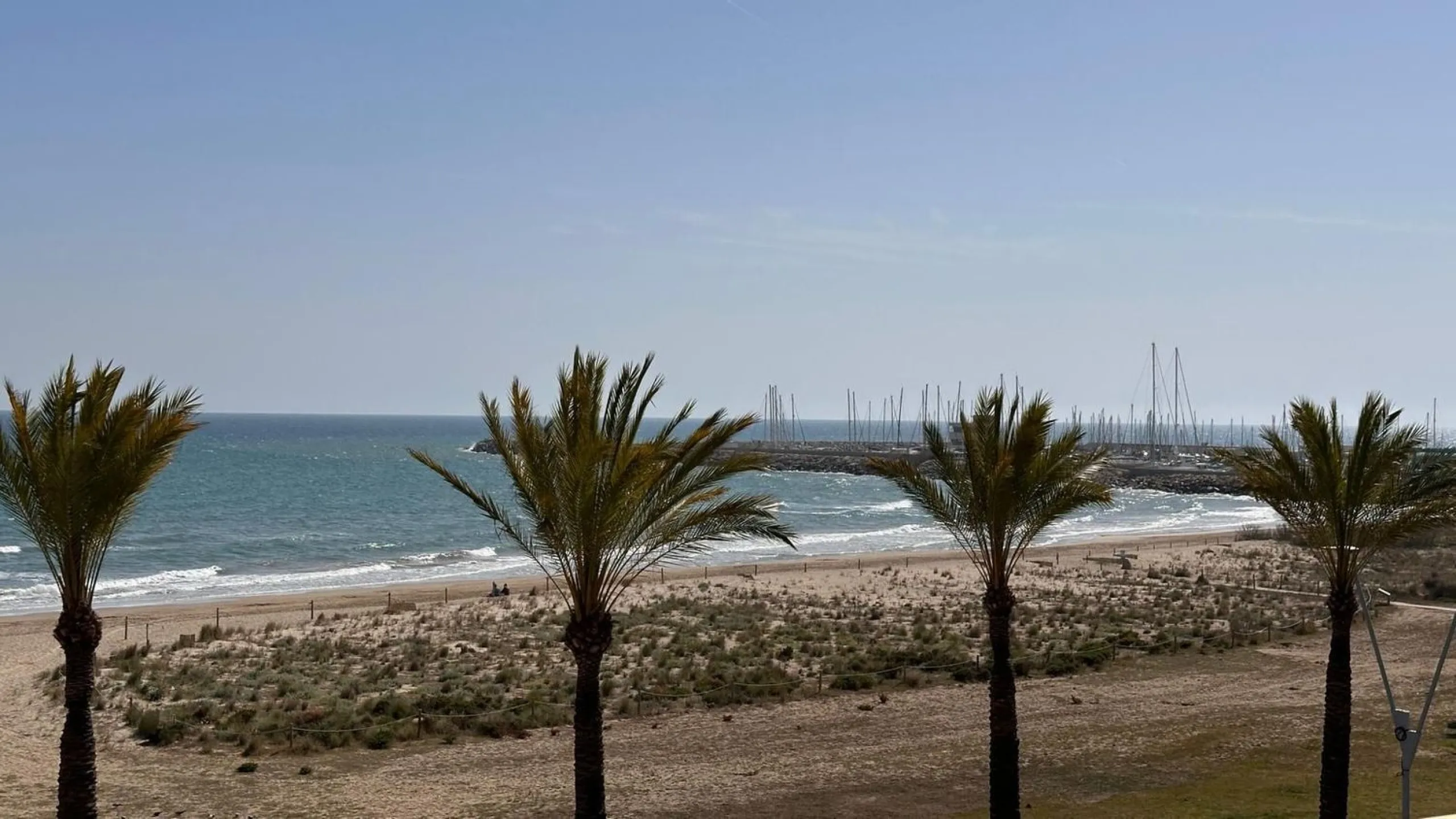 Frontline sea view apartment in Segur de Calafell