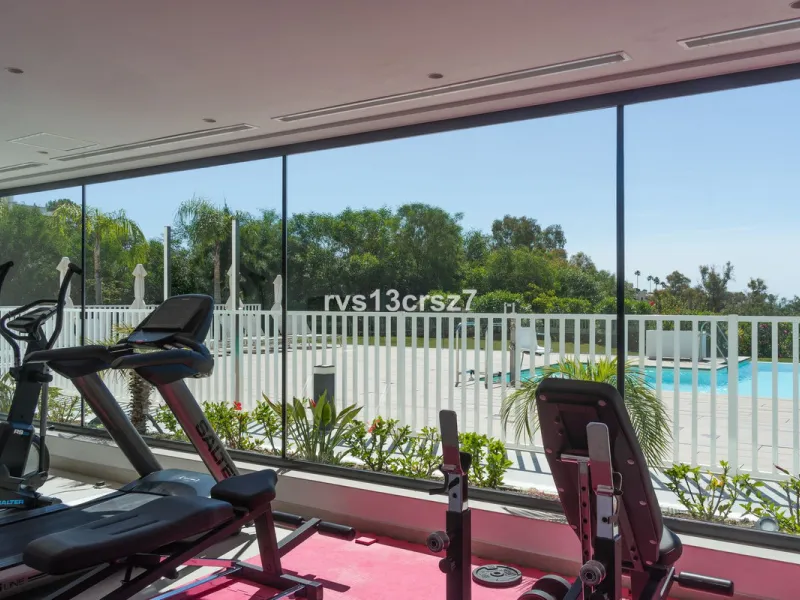 Apartment - Middle Floor Apartment в продаже в Benahavís, Málaga. В доме 2 спален и 2 ванных комнат. Площадь дома 112 м². Площадь участка 92 м²