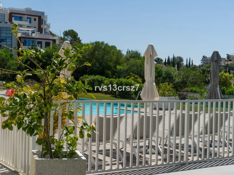 Apartment - Middle Floor Apartment в продаже в Benahavís, Málaga. В доме 2 спален и 2 ванных комнат. Площадь дома 112 м². Площадь участка 92 м²