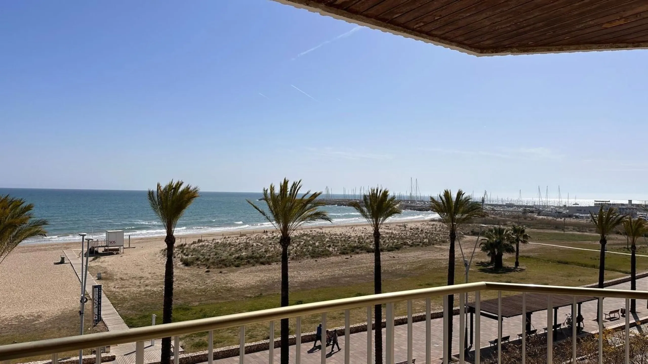 Frontline sea view apartment in Segur de Calafell