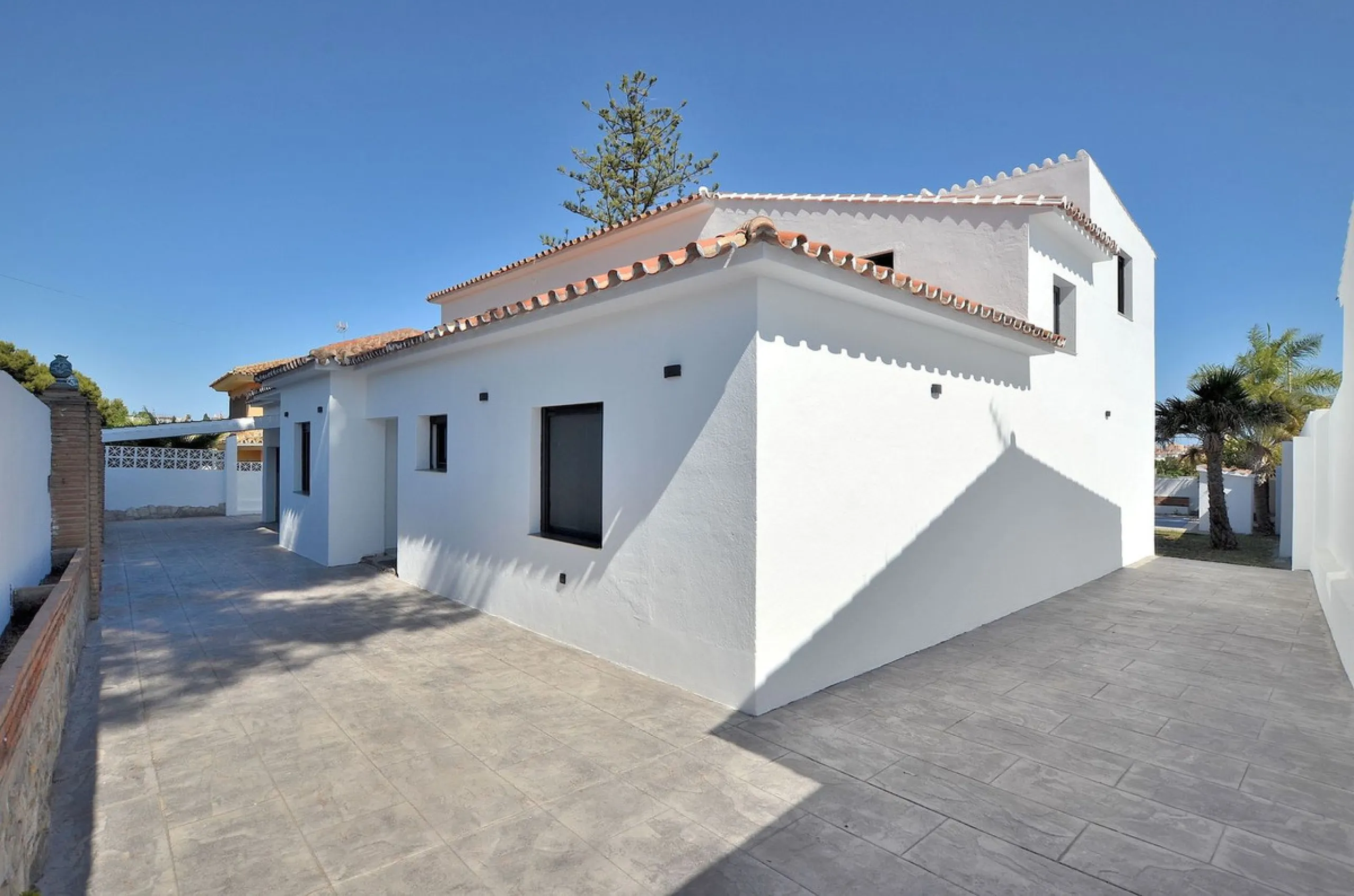 DREAM VILLA RENOVATED IN EL COTO (MIJAS)
