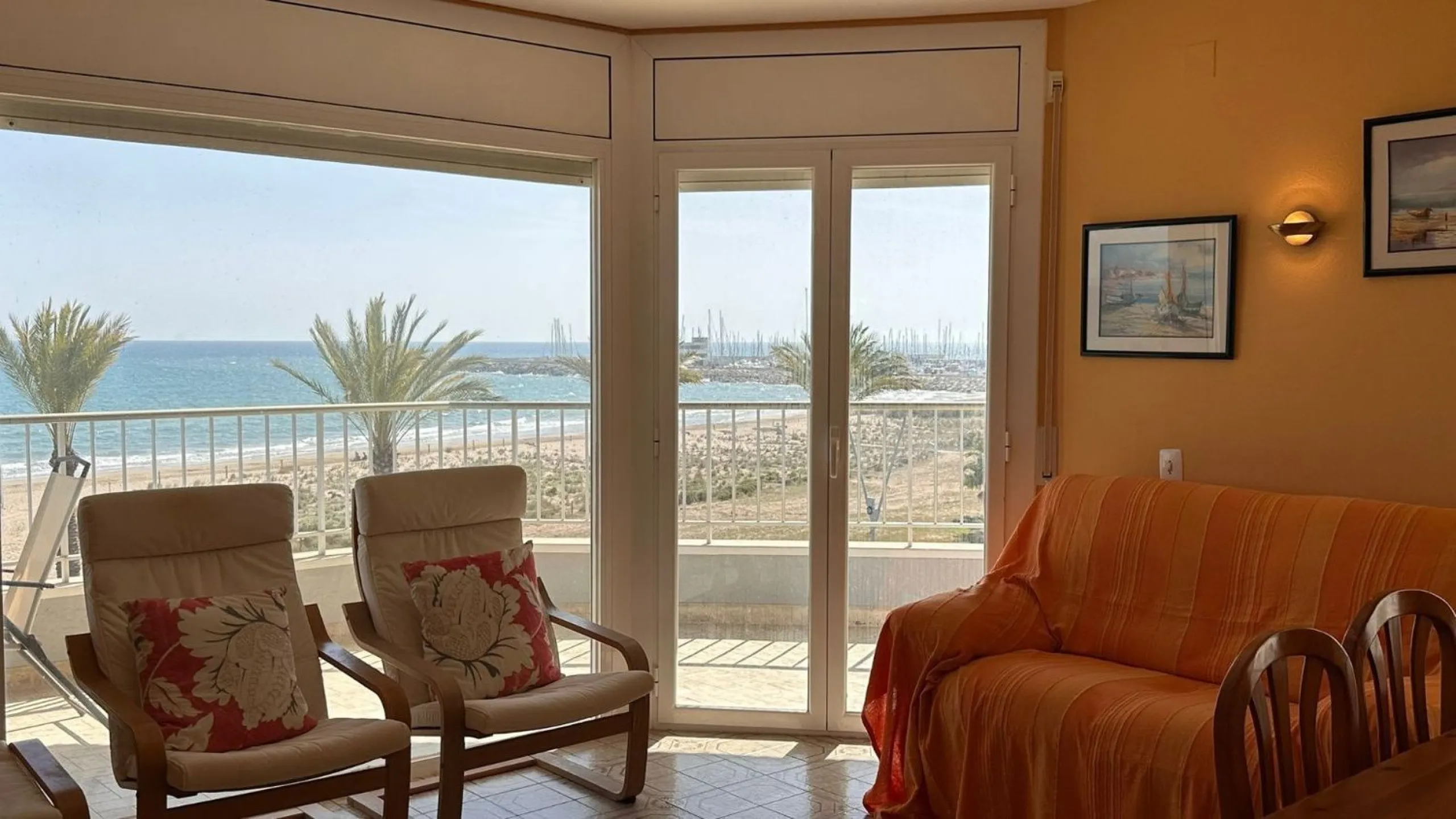 Frontline sea view apartment in Segur de Calafell