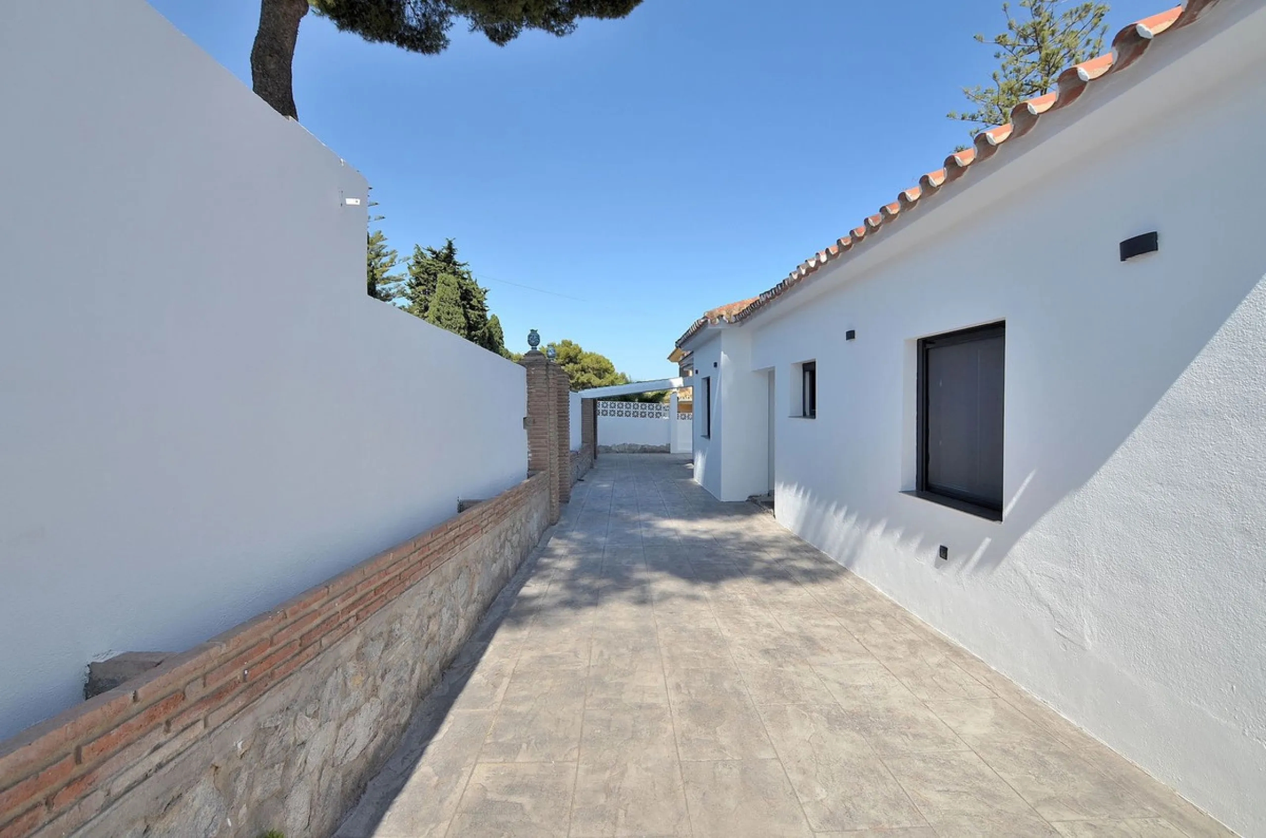 DREAM VILLA RENOVATED IN EL COTO (MIJAS)