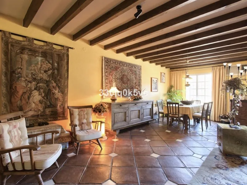 House - Townhouse в продаже в Benahavís, Málaga. В доме 3 спален и 3 ванных комнат. Площадь дома 133 м²