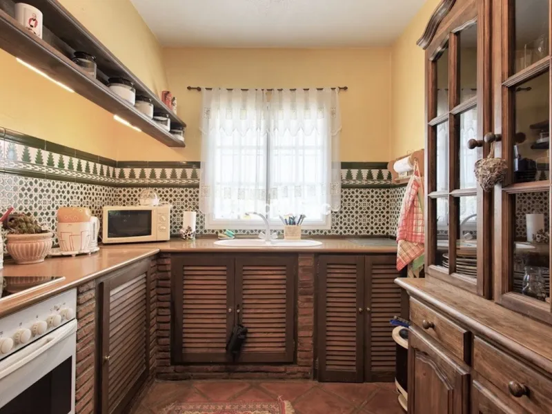House - Townhouse в продаже в Benahavís, Málaga. В доме 3 спален и 3 ванных комнат. Площадь дома 133 м²