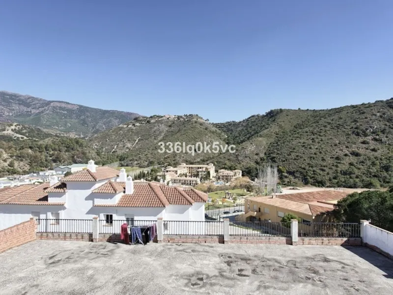 House - Townhouse в продаже в Benahavís, Málaga. В доме 3 спален и 3 ванных комнат. Площадь дома 133 м²