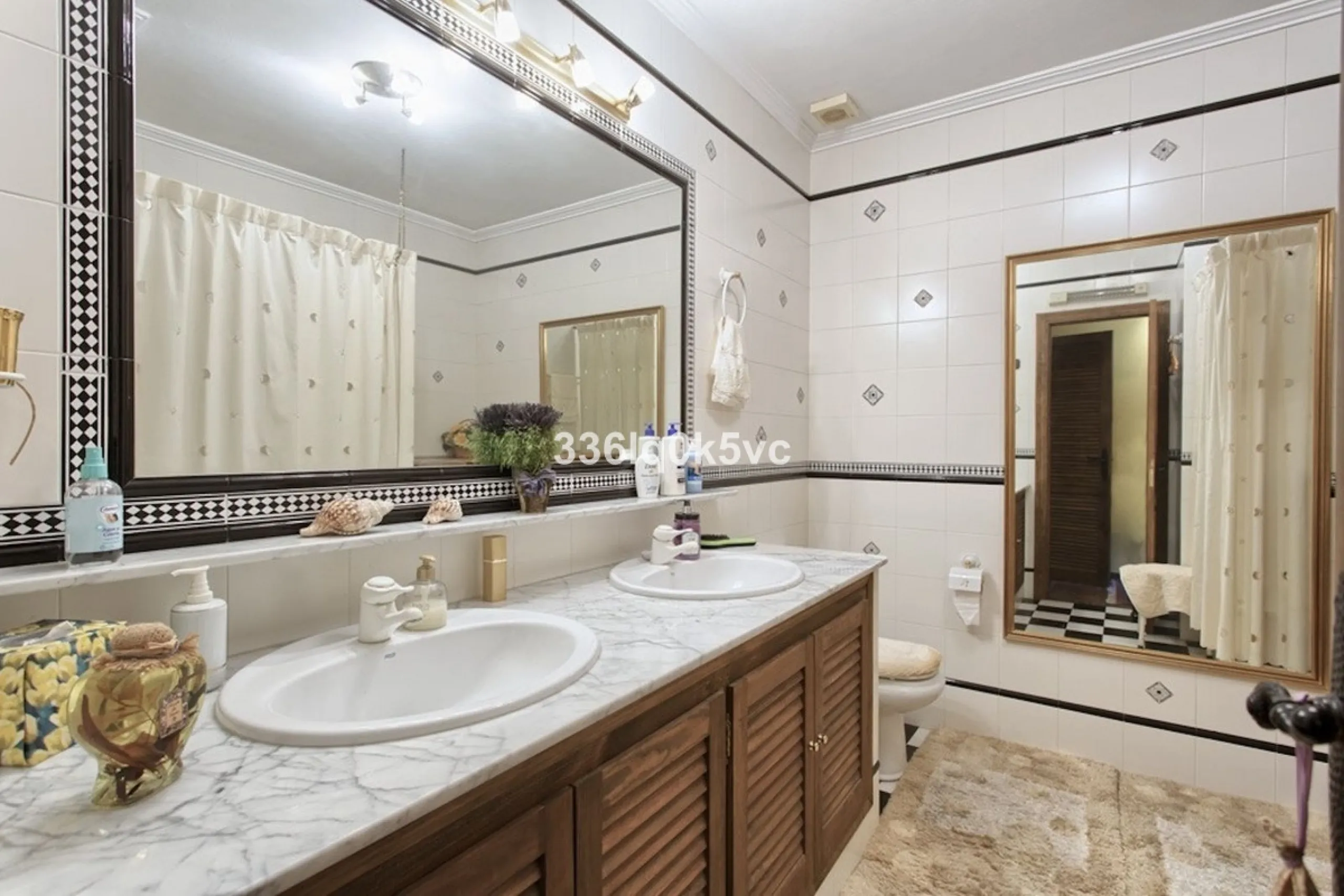 House - Townhouse в продаже в Benahavís, Málaga. В доме 3 спален и 3 ванных комнат. Площадь дома 133 м²