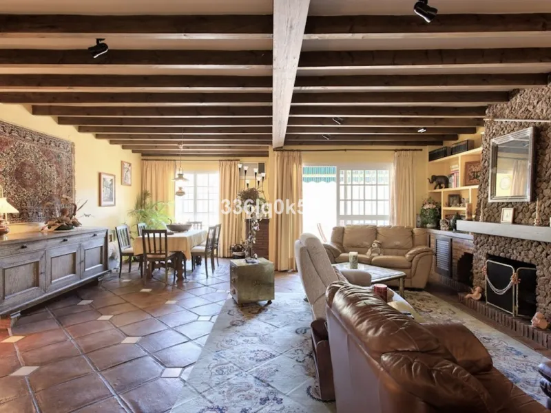 House - Townhouse в продаже в Benahavís, Málaga. В доме 3 спален и 3 ванных комнат. Площадь дома 133 м²