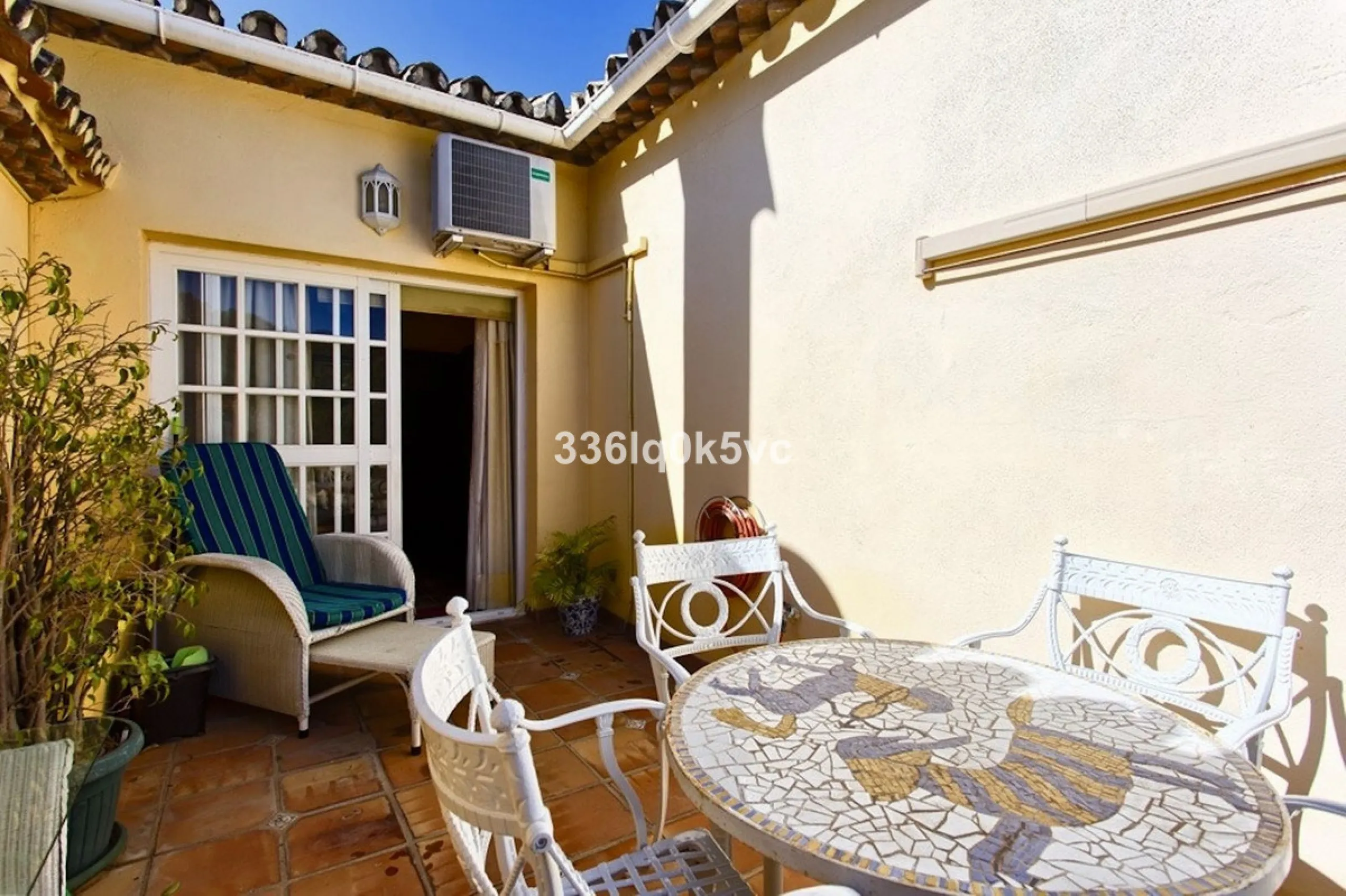 House - Townhouse в продаже в Benahavís, Málaga. В доме 3 спален и 3 ванных комнат. Площадь дома 133 м²