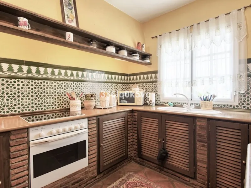 House - Townhouse в продаже в Benahavís, Málaga. В доме 3 спален и 3 ванных комнат. Площадь дома 133 м²