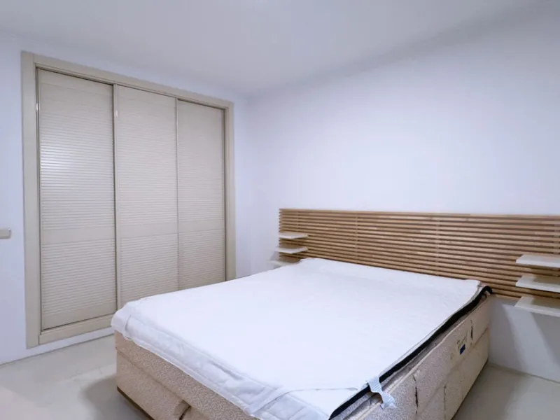 Property in unbeatable location, as is the area of Aloha, with all kinds of services within walking distance.