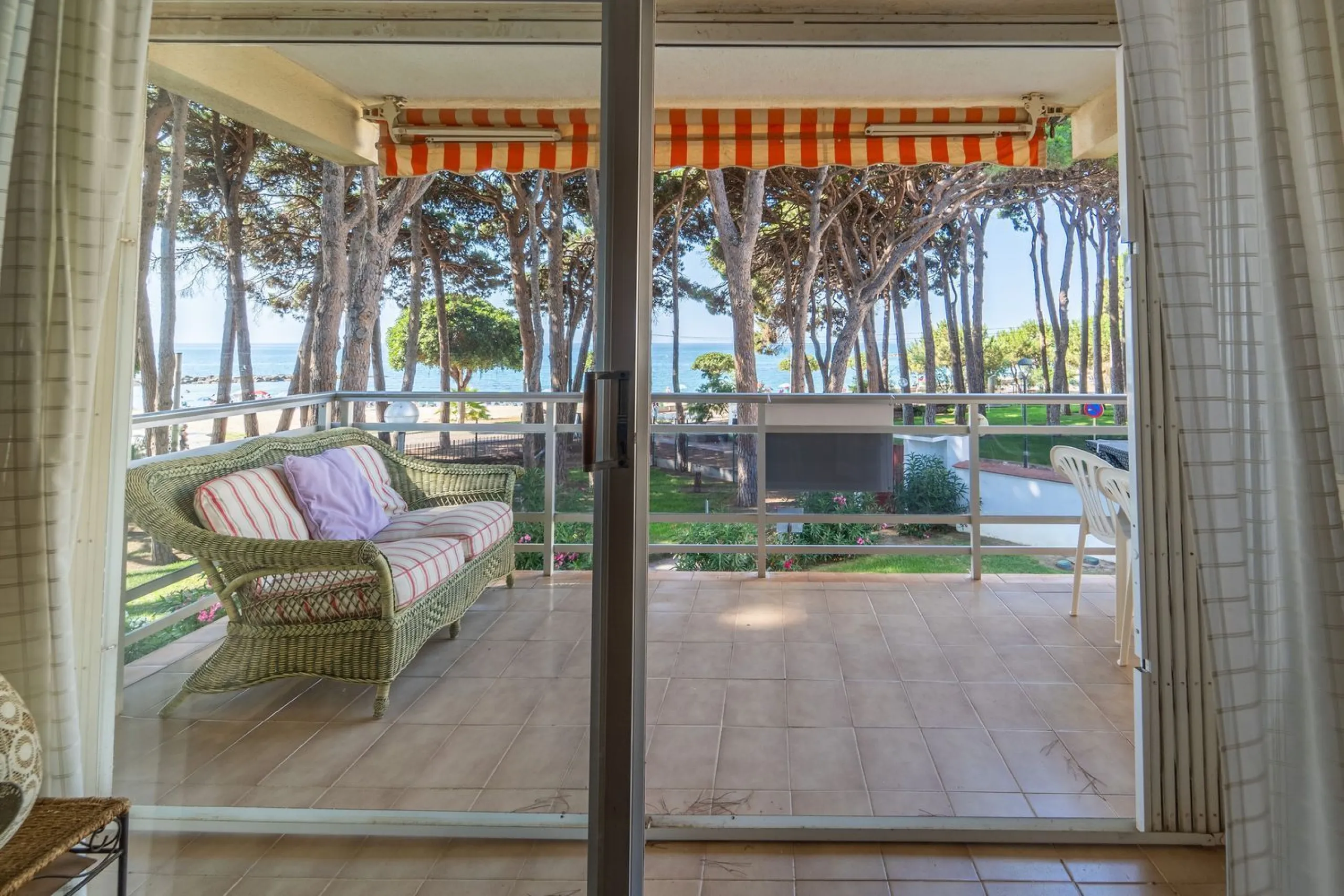 Seafront apartment with tourist license in Cambrils, Costa Dorada