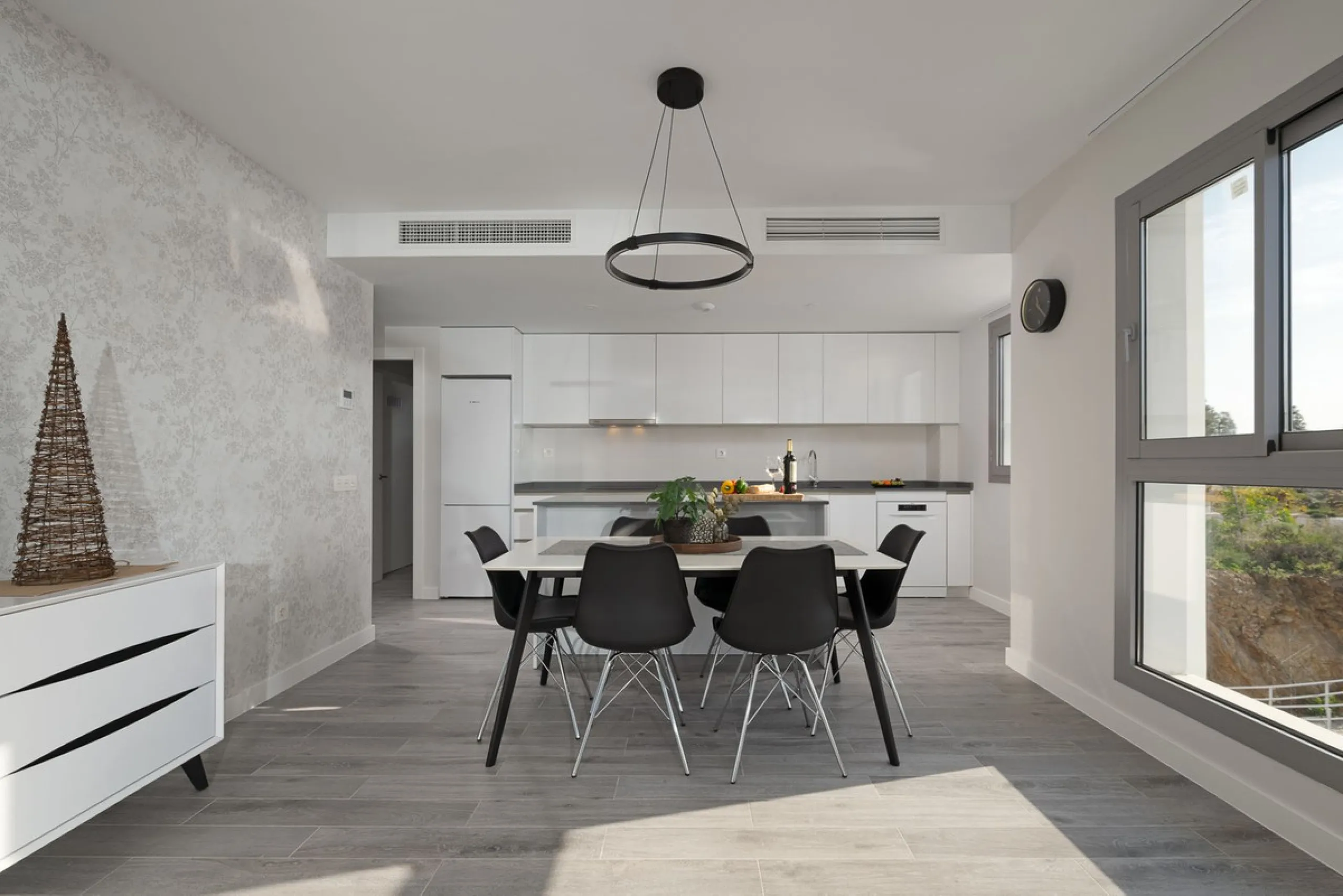 Apartment - Middle Floor Apartment в продаже в Mijas, Málaga. В доме 3 спален и 2 ванных комнат. Площадь дома 114 м²