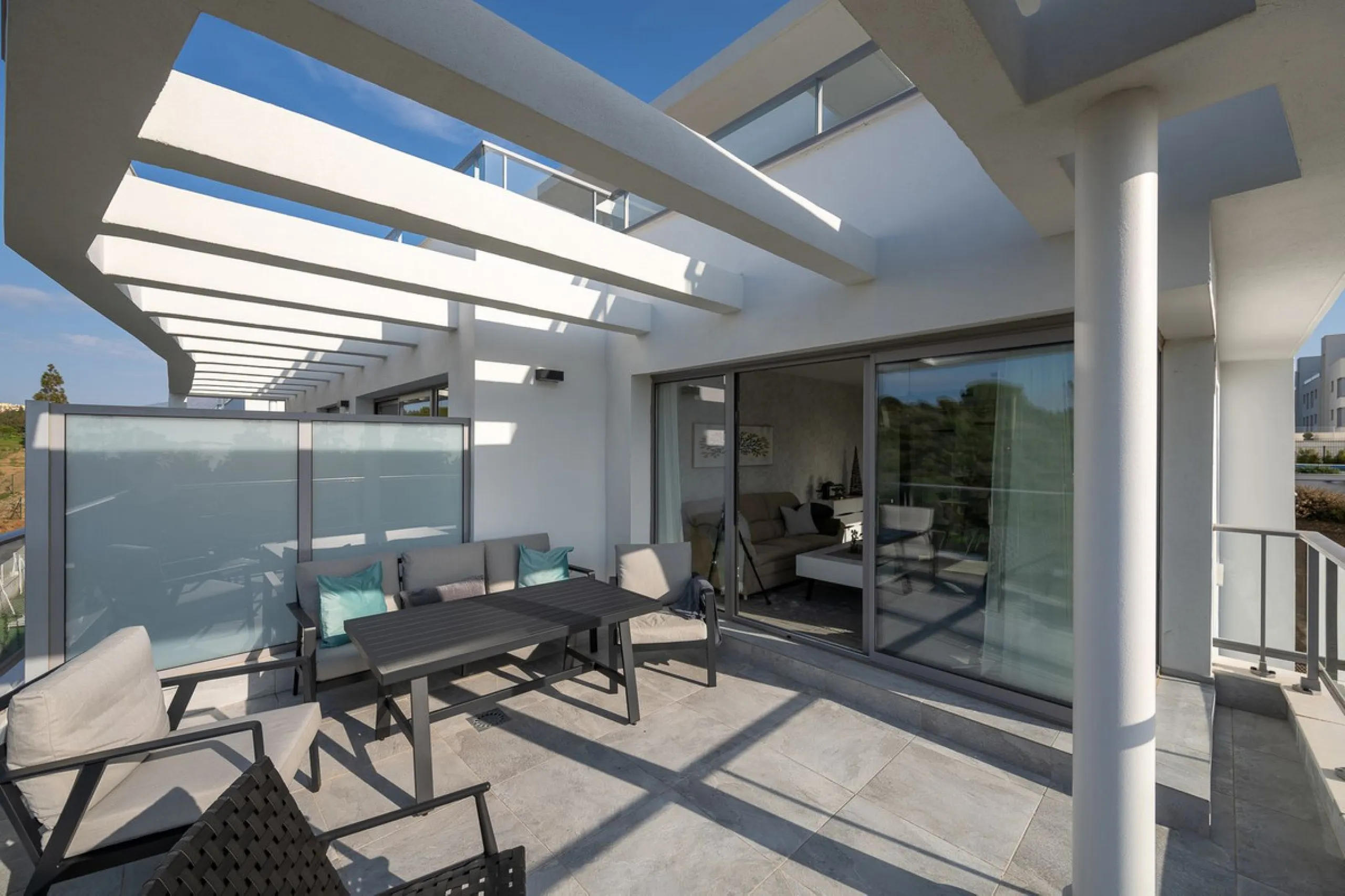 Apartment - Middle Floor Apartment в продаже в Mijas, Málaga. В доме 3 спален и 2 ванных комнат. Площадь дома 114 м²