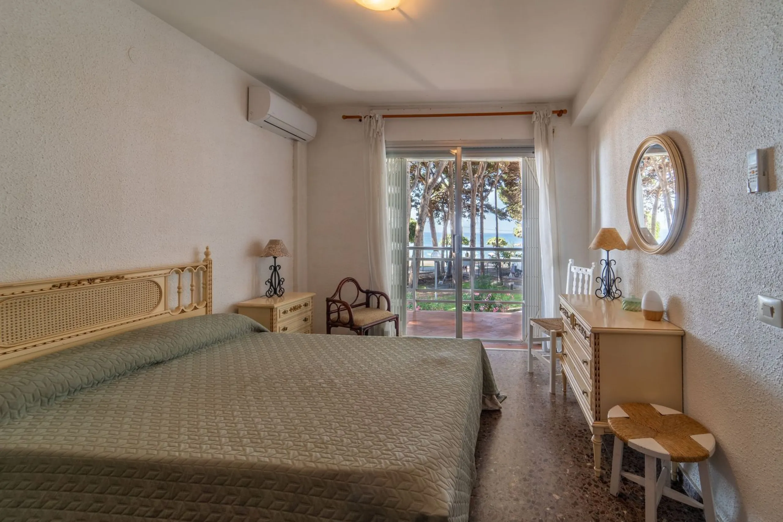 Seafront apartment with tourist license in Cambrils, Costa Dorada
